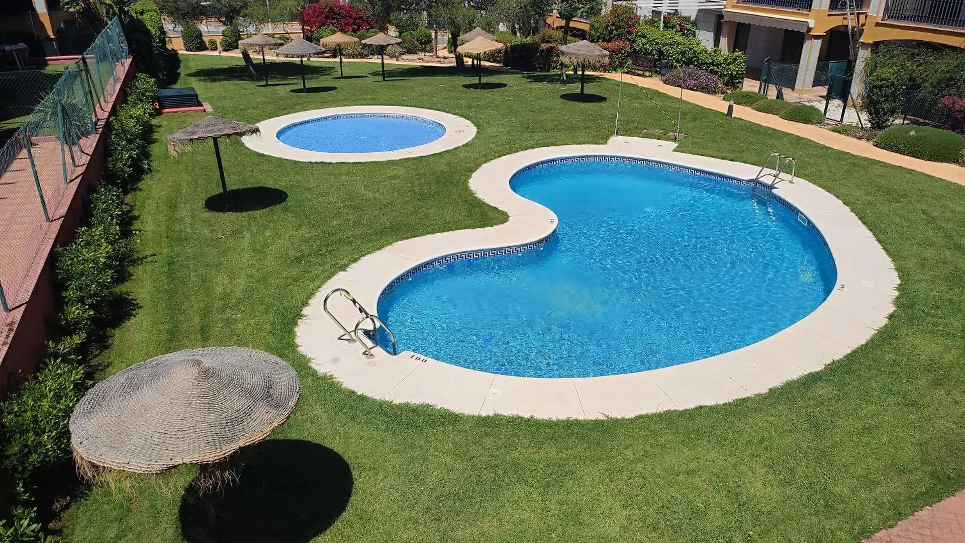 Costa Esuri Ayamonte Las Encinas Luxury 3-Bedroom Apartment - Huge Garden Spain